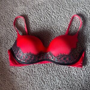Victoria’s Secret Balconet Push Up Bra